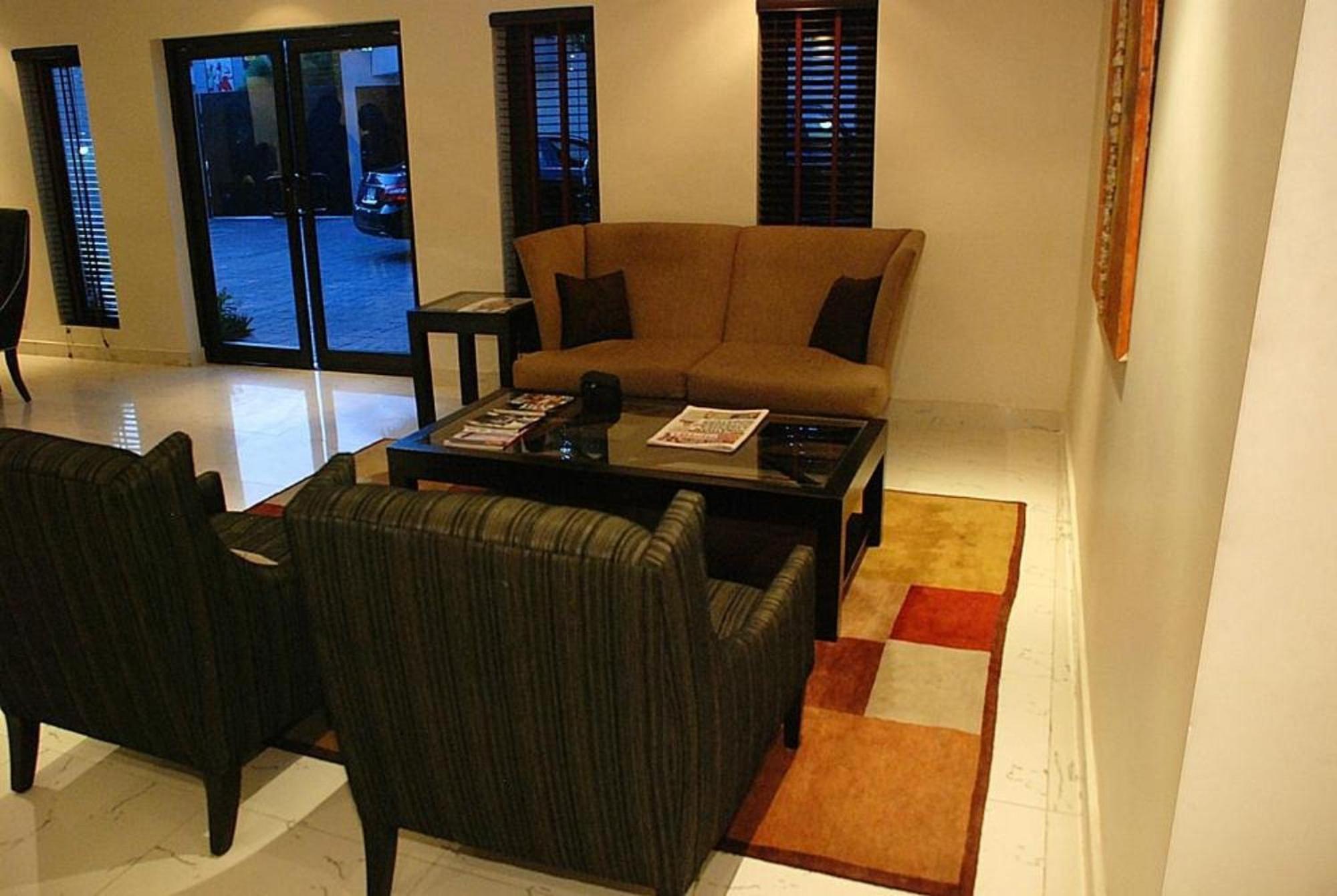 เอสแอนด์เอส โฮเต็ล Hotel ลากอส ภายนอก รูปภาพ
