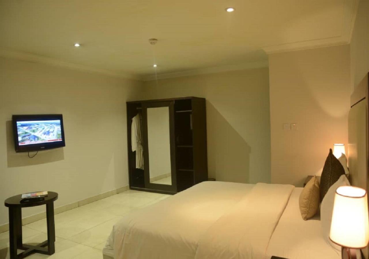 เอสแอนด์เอส โฮเต็ล Hotel ลากอส ภายนอก รูปภาพ