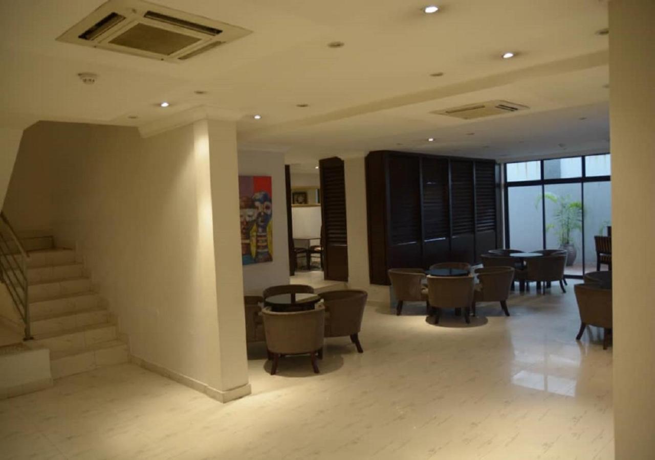 เอสแอนด์เอส โฮเต็ล Hotel ลากอส ภายนอก รูปภาพ