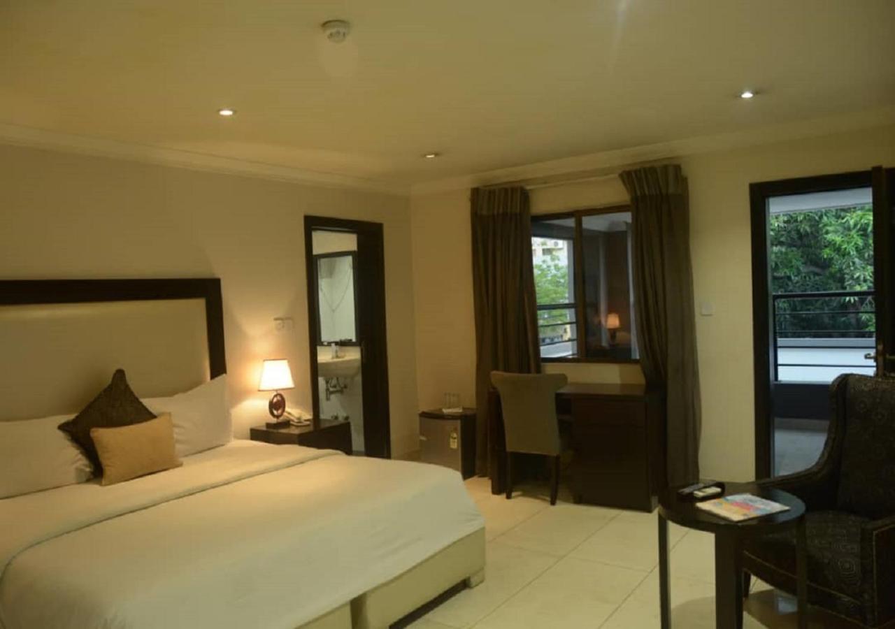 เอสแอนด์เอส โฮเต็ล Hotel ลากอส ภายนอก รูปภาพ