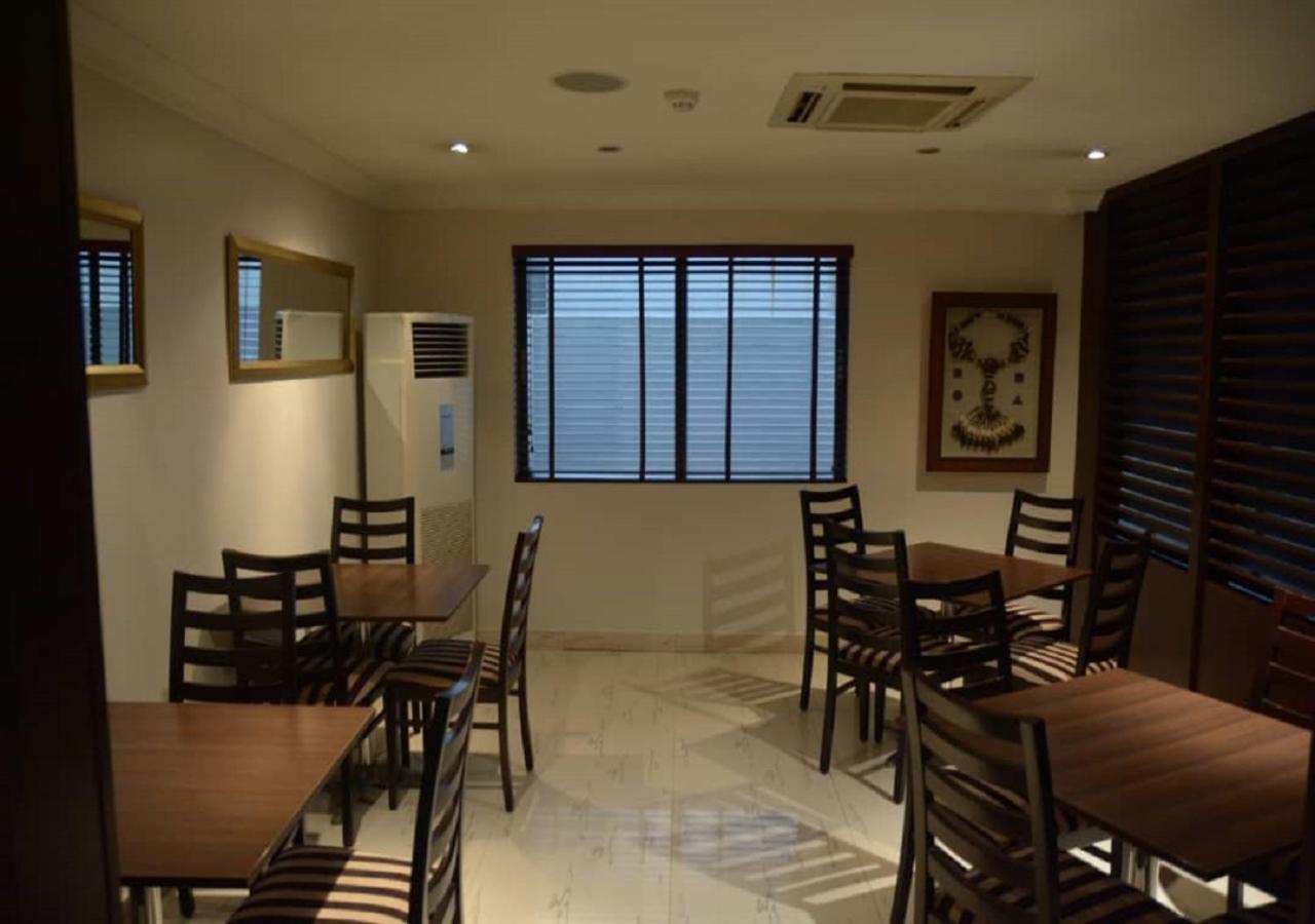 เอสแอนด์เอส โฮเต็ล Hotel ลากอส ภายนอก รูปภาพ