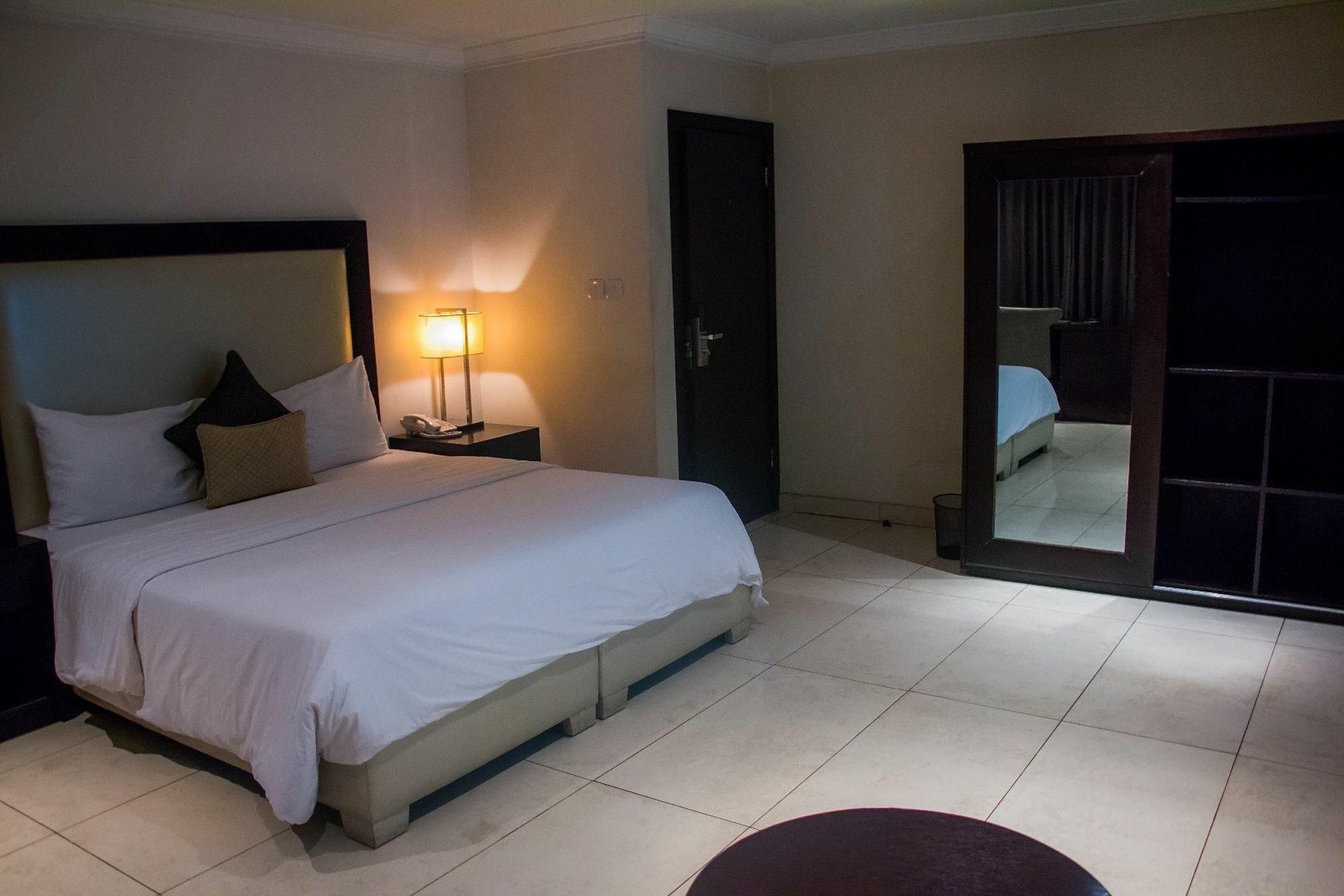 เอสแอนด์เอส โฮเต็ล Hotel ลากอส ภายนอก รูปภาพ