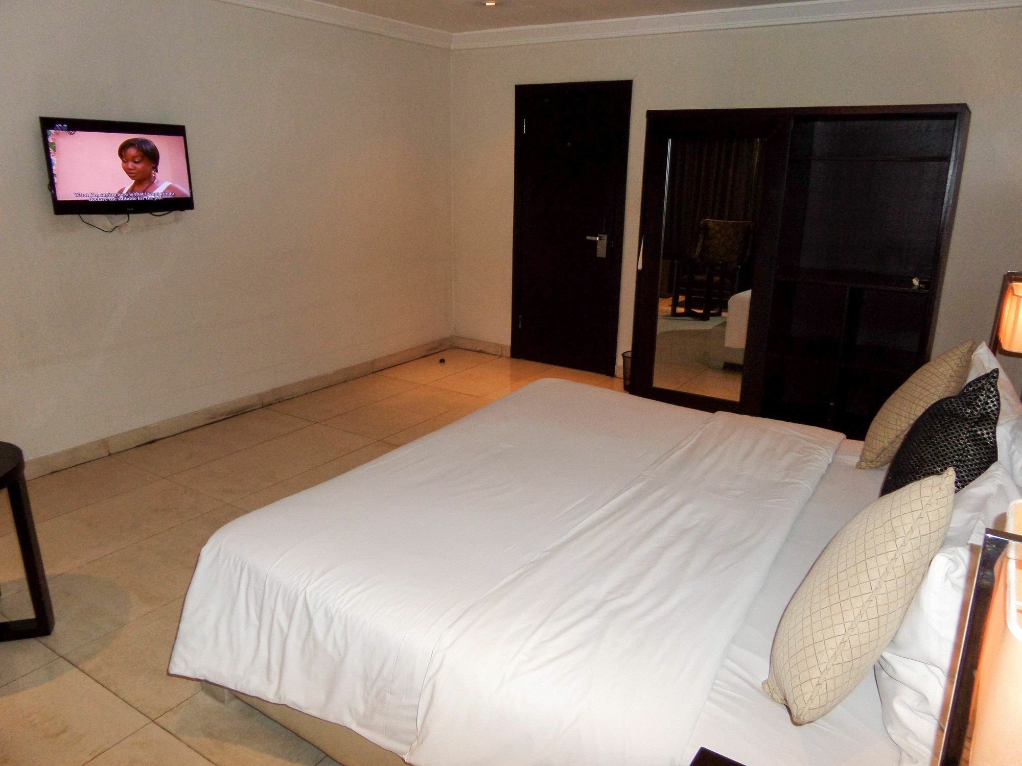 เอสแอนด์เอส โฮเต็ล Hotel ลากอส ภายนอก รูปภาพ